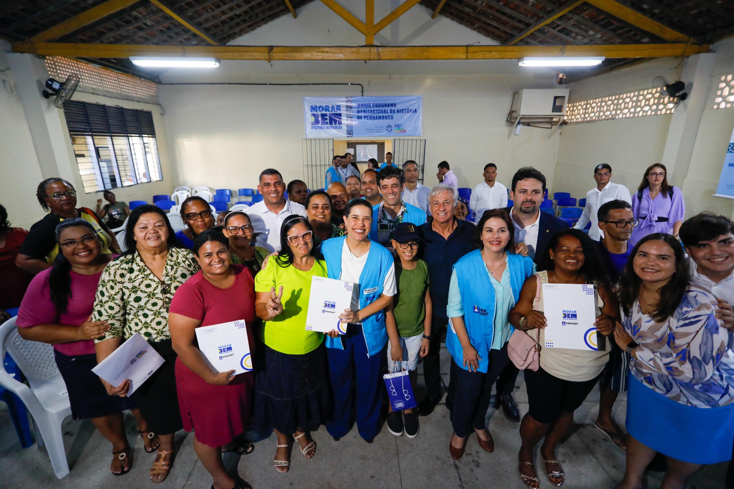 Programa Morar Bem PE: governadora Raquel Lyra entrega 261 escrituras de moradias na Zona Norte do Recife